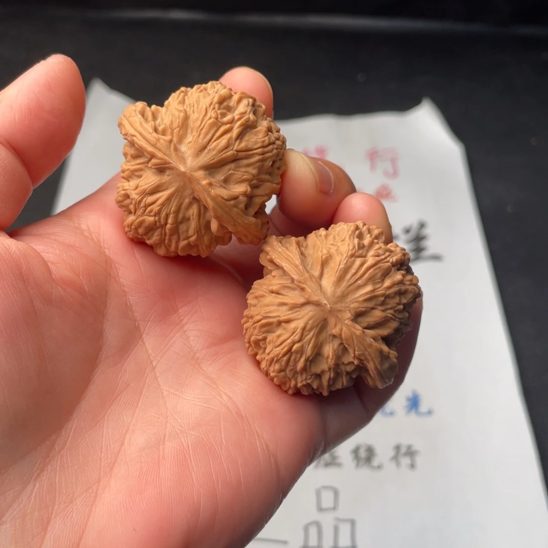 文玩核桃把件016。40麒麟磨