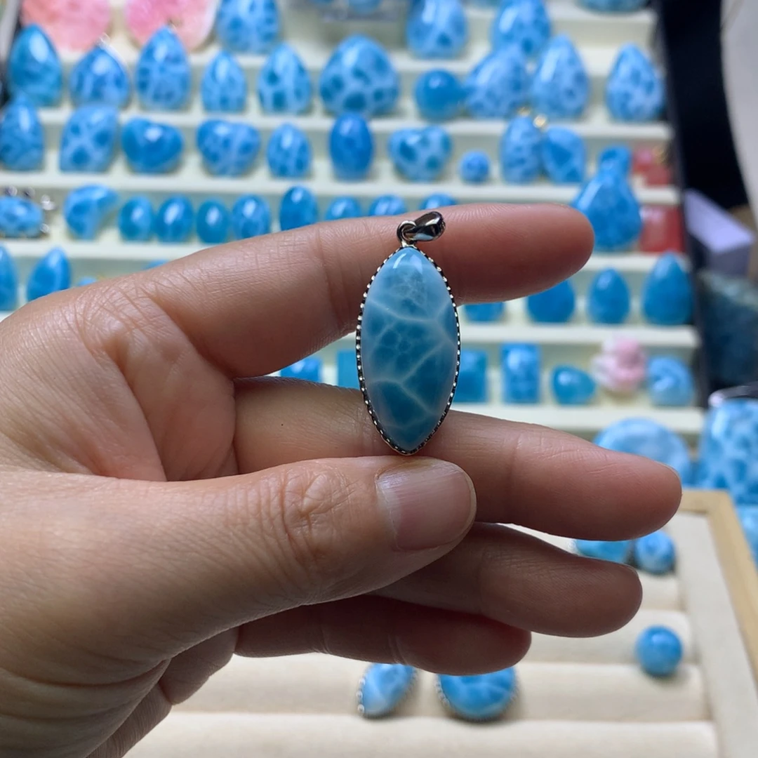 针钠钙石（海纹石）银S925镶嵌颈饰