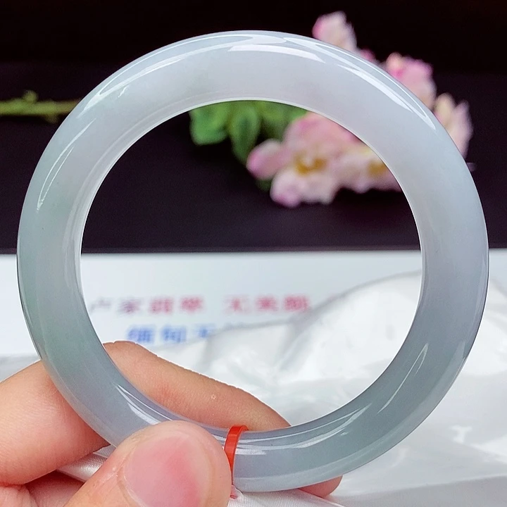 翡翠手镯未镶嵌55圈口