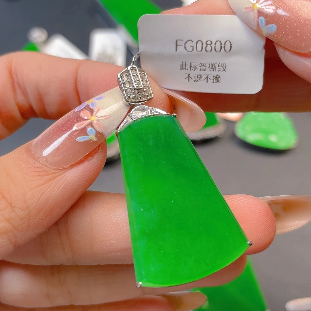 【闪购商品】颈饰银S925镶嵌翡翠翡翠