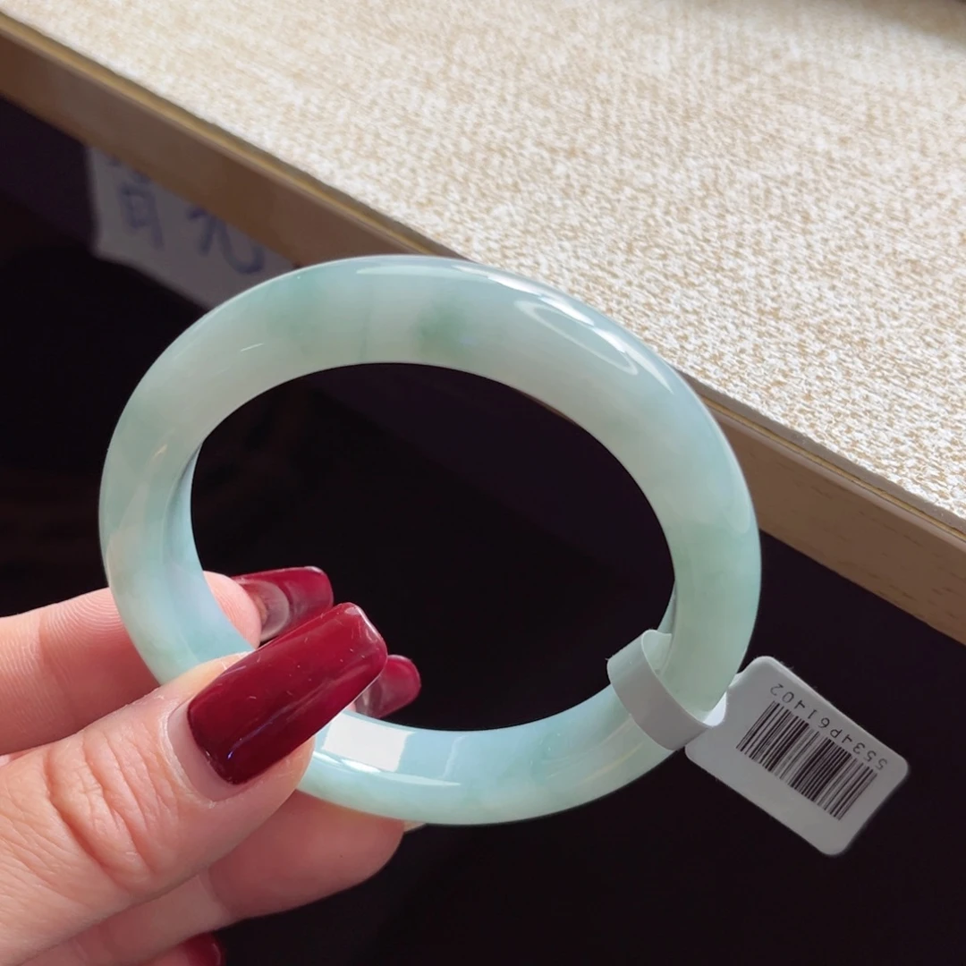 翡翠手镯未镶嵌手镯