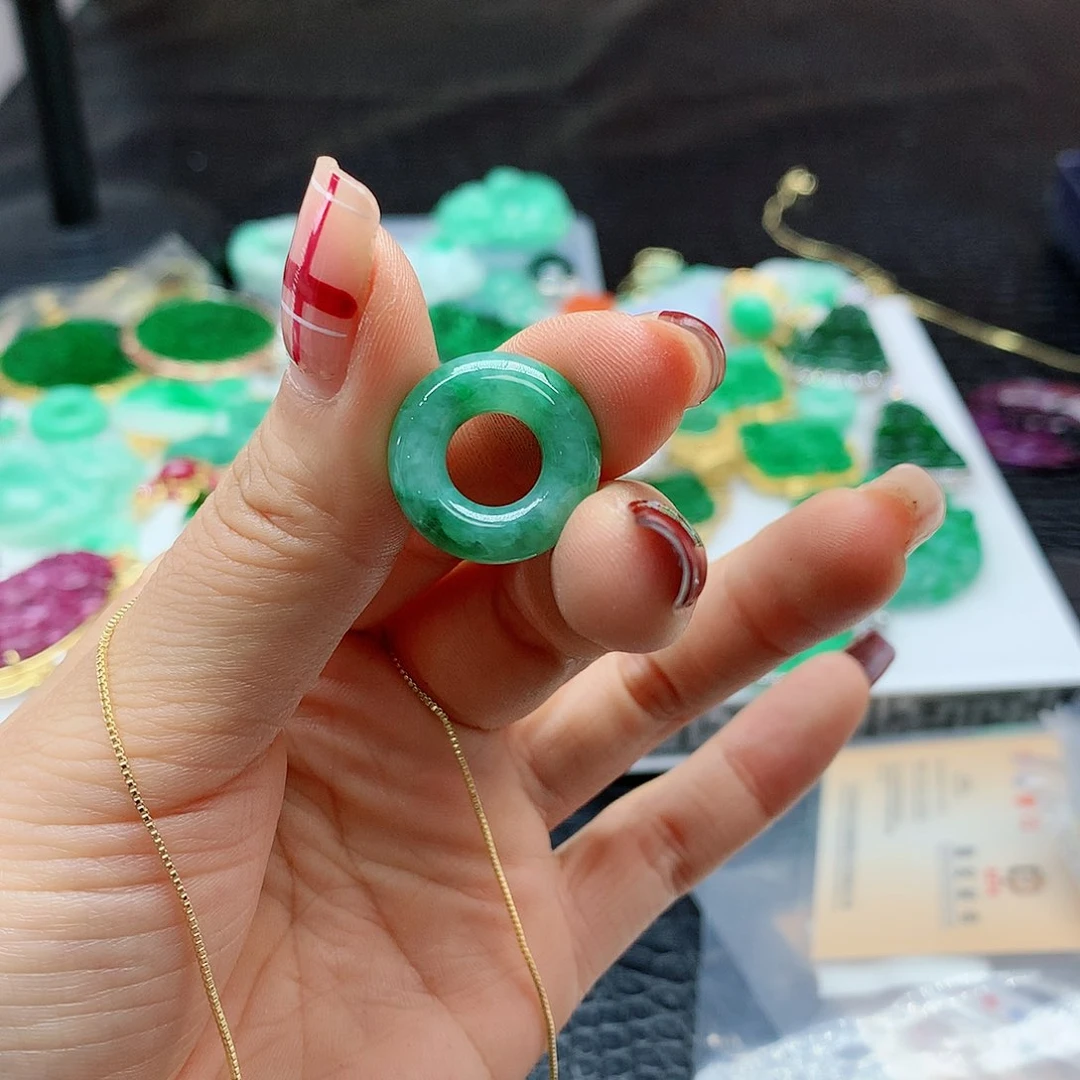 【闪购商品】翡翠吊坠(赠链)合金
