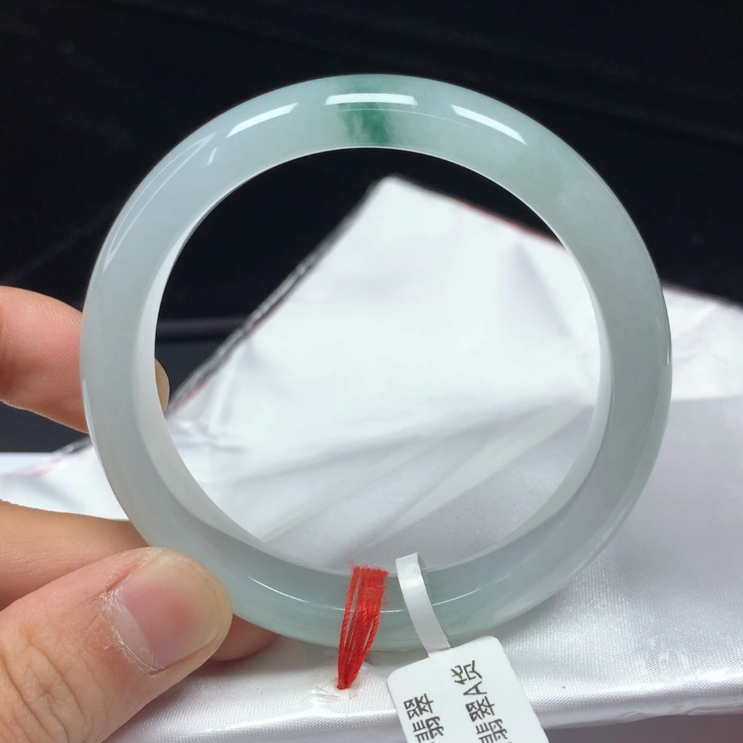 翡翠手镯（圆镯）未镶嵌56.5