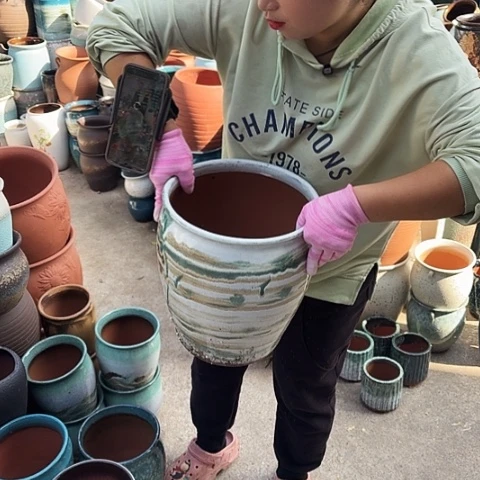 口25高30瑕疵口变形。