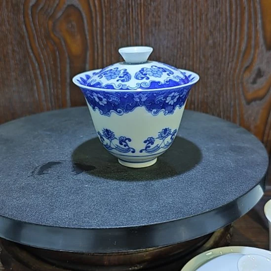 纯滑石子二才盖碗一只