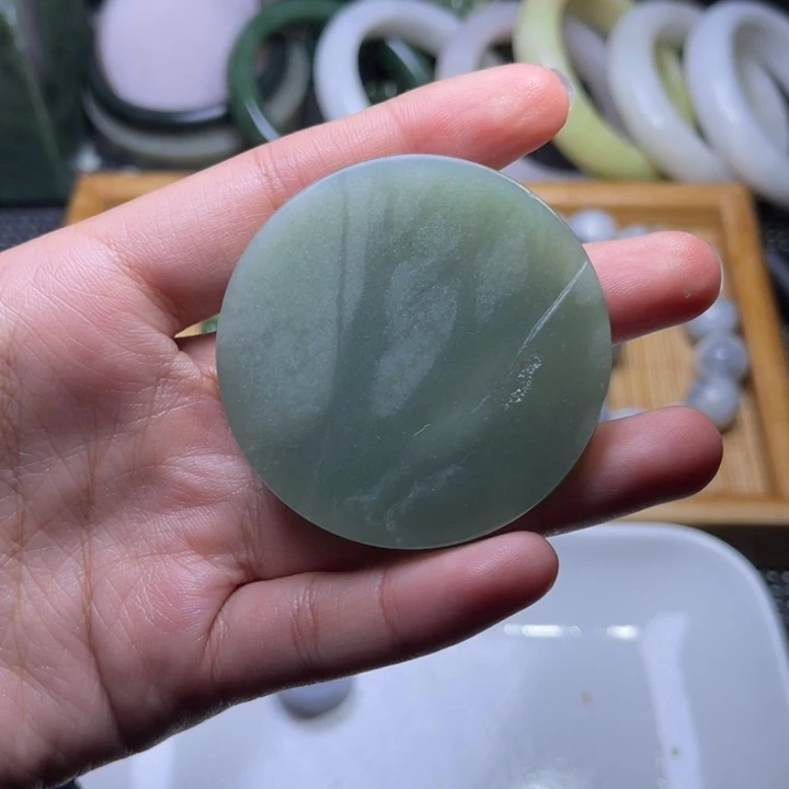 未镶嵌和田玉珠宝半成品湖水绿