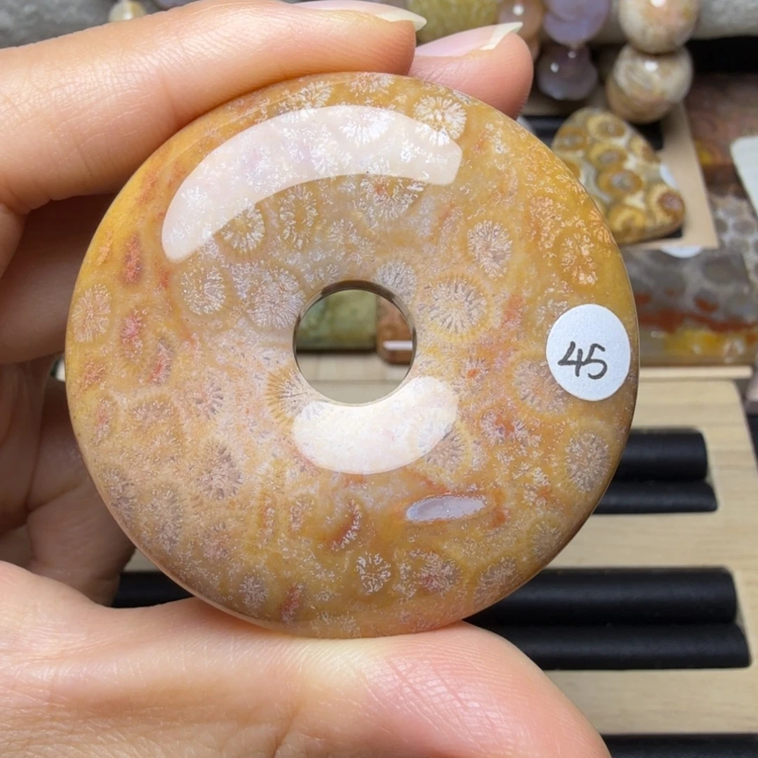 硅化玉未镶嵌红粉黄花花，可盘