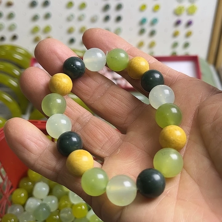 合金蛇纹石玉颈饰