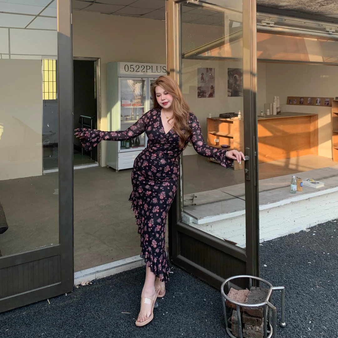 【莫奈花园】复古开叉收腰修身显瘦碎花小众设计感包臀连衣裙女G073