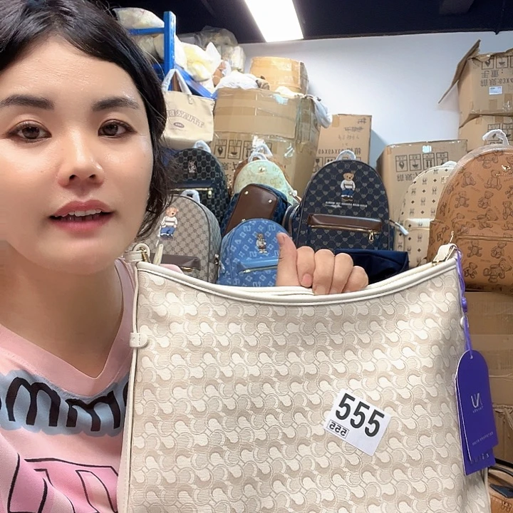 蚕丝吧b包包包包包包吧