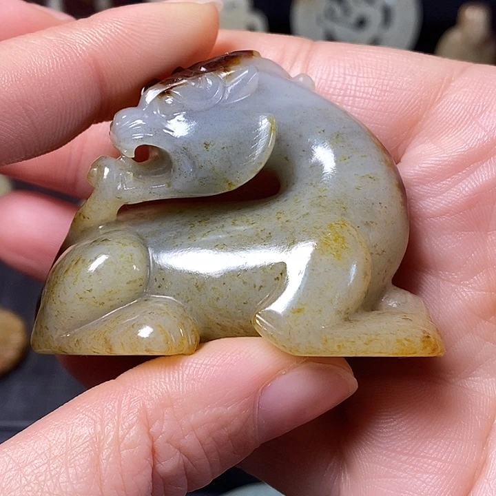 和田玉（糖玉）车挂未镶嵌千**行