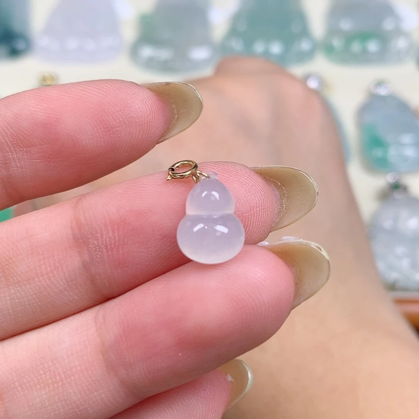 【闪购商品】翡翠18K金镶嵌颈饰葫芦