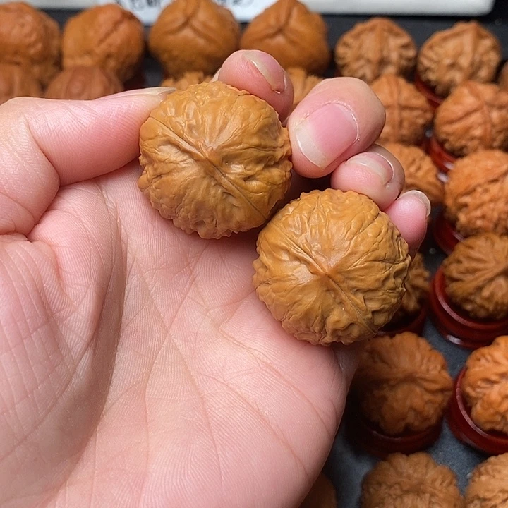 文玩核桃吊坠金蝉