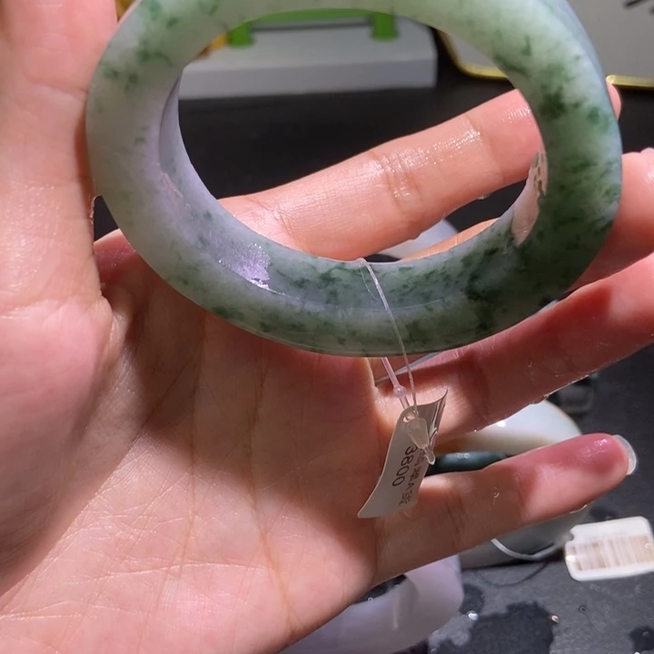 定制翡翠未镶嵌翡翠手镯