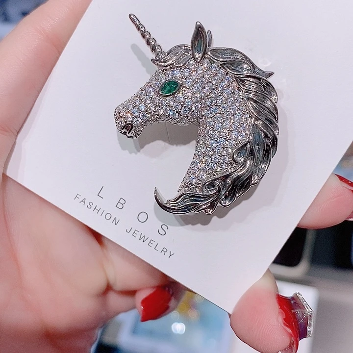 锆石铜合金马头胸针