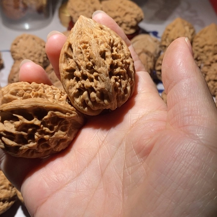 把件文玩核桃风***行大沽石