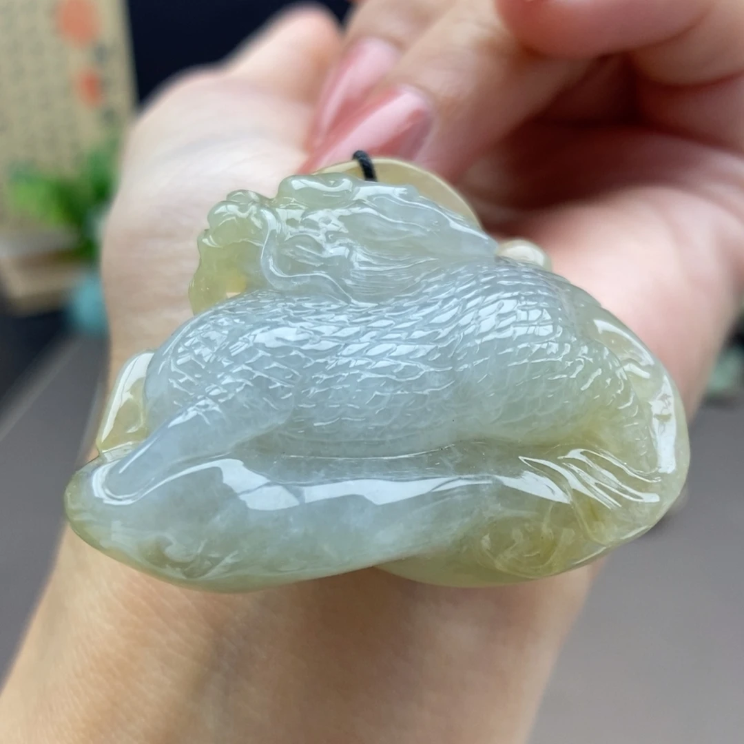 翡翠未镶嵌颈饰吊坠55