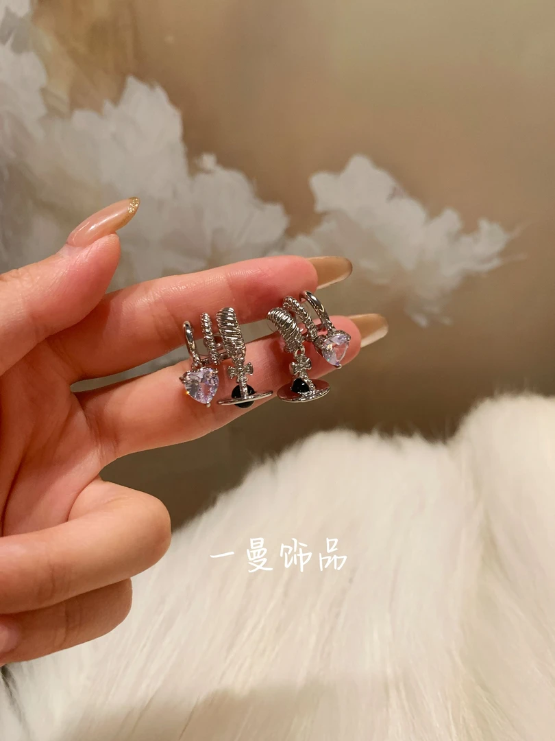 铜合金树脂耳饰 黑色星球爱心耳圈MZ3478