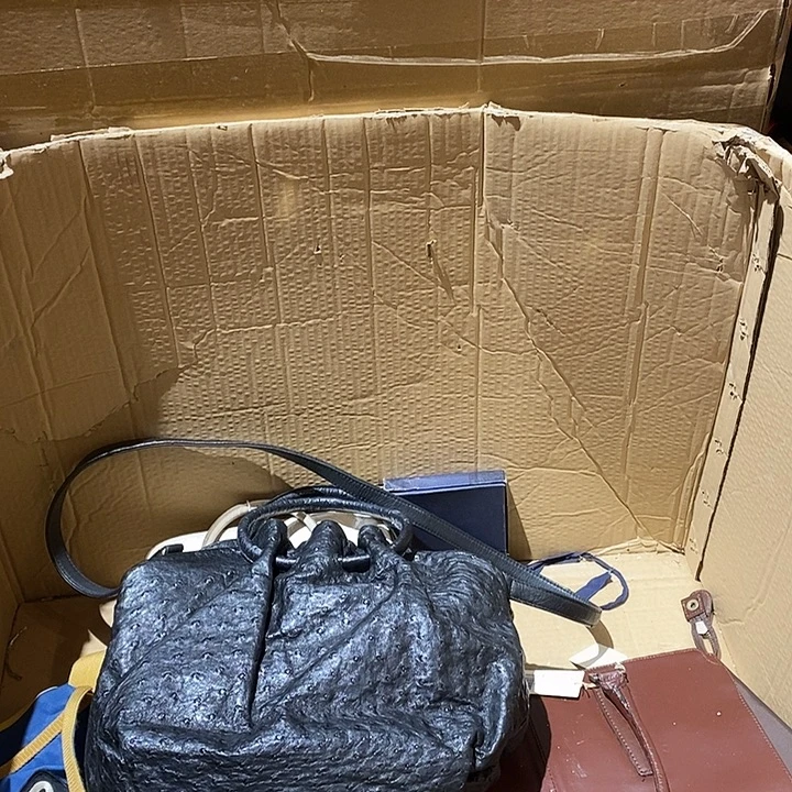 b***f中古香水套装项链手链现货锆石（处理）