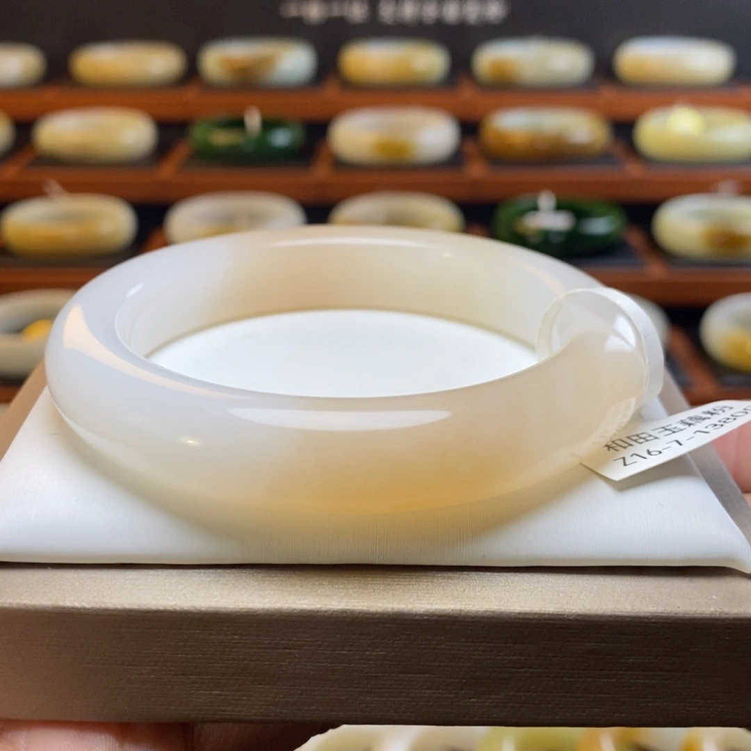 和田玉未镶嵌手镯58.5圈