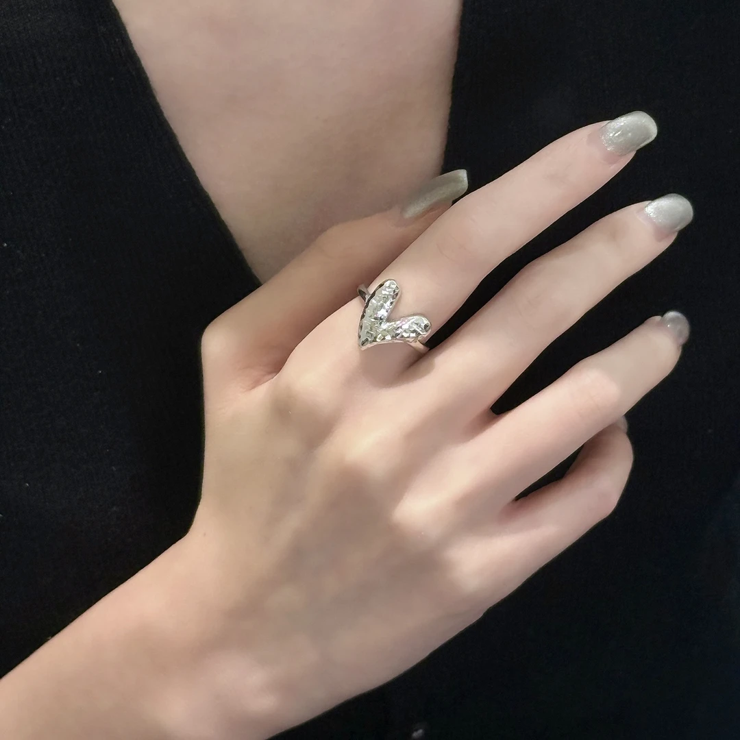 925银戒指 《专属浪漫戒指》轻奢气质简约时尚车花碎冰冰桃心银戒指