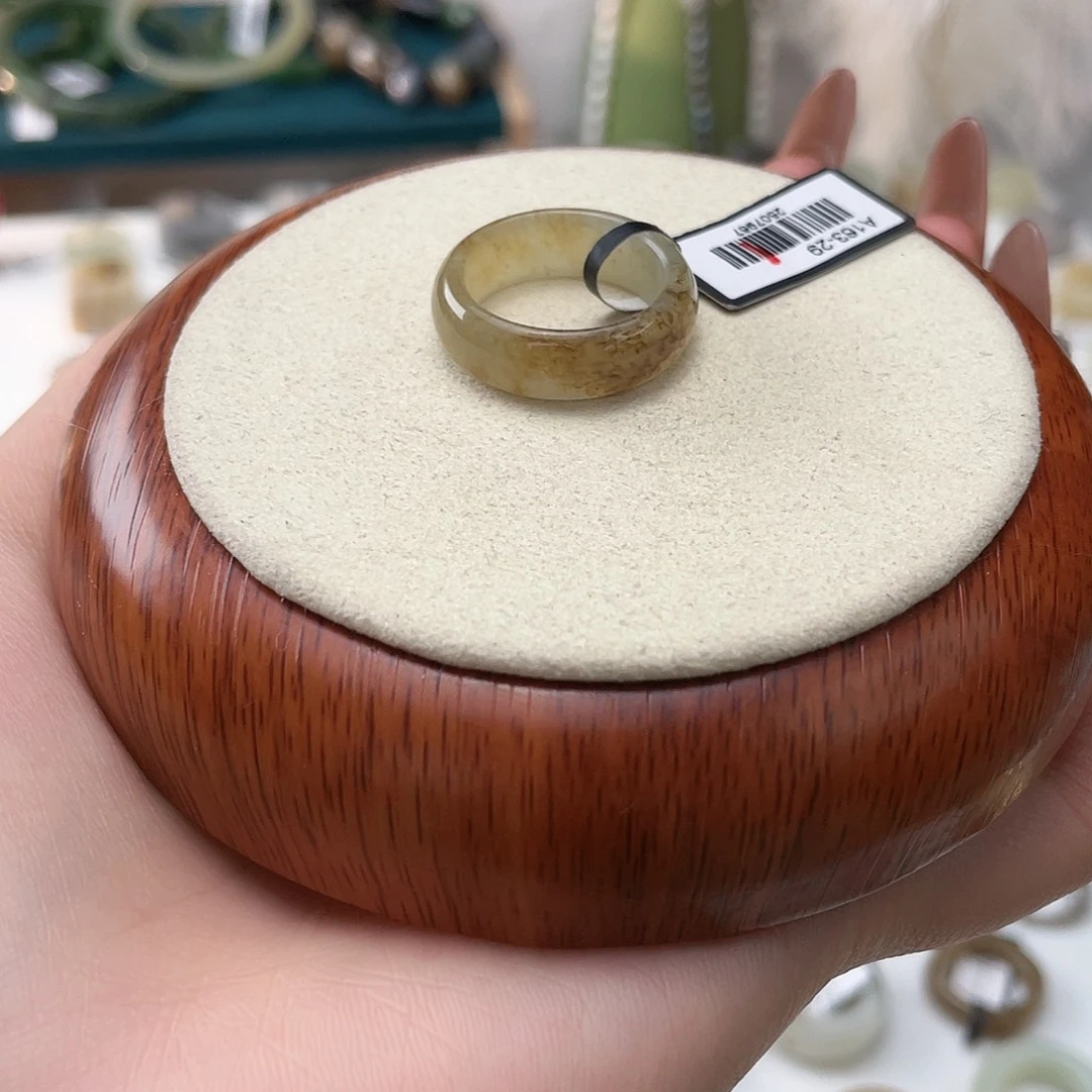 和田玉未镶嵌戒指草花泥鳅背17.6v32