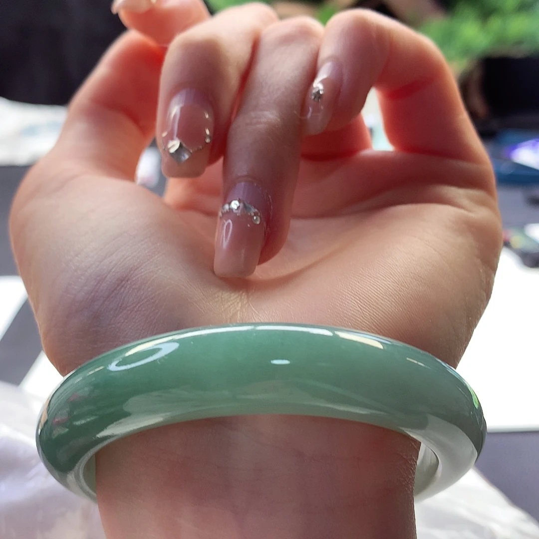 翡翠手镯未镶嵌天然翡翠53-54满色冰绿半山水耐看款