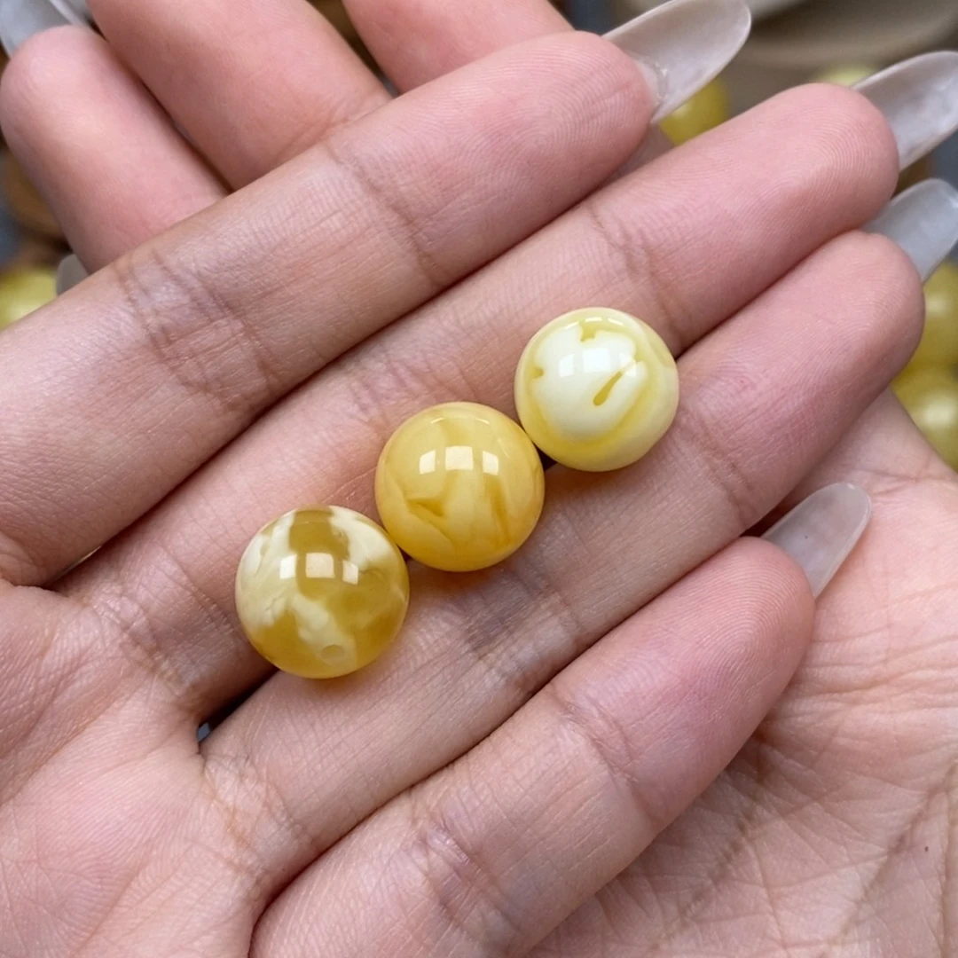 蜜蜡未镶嵌珠宝奇石诚****?