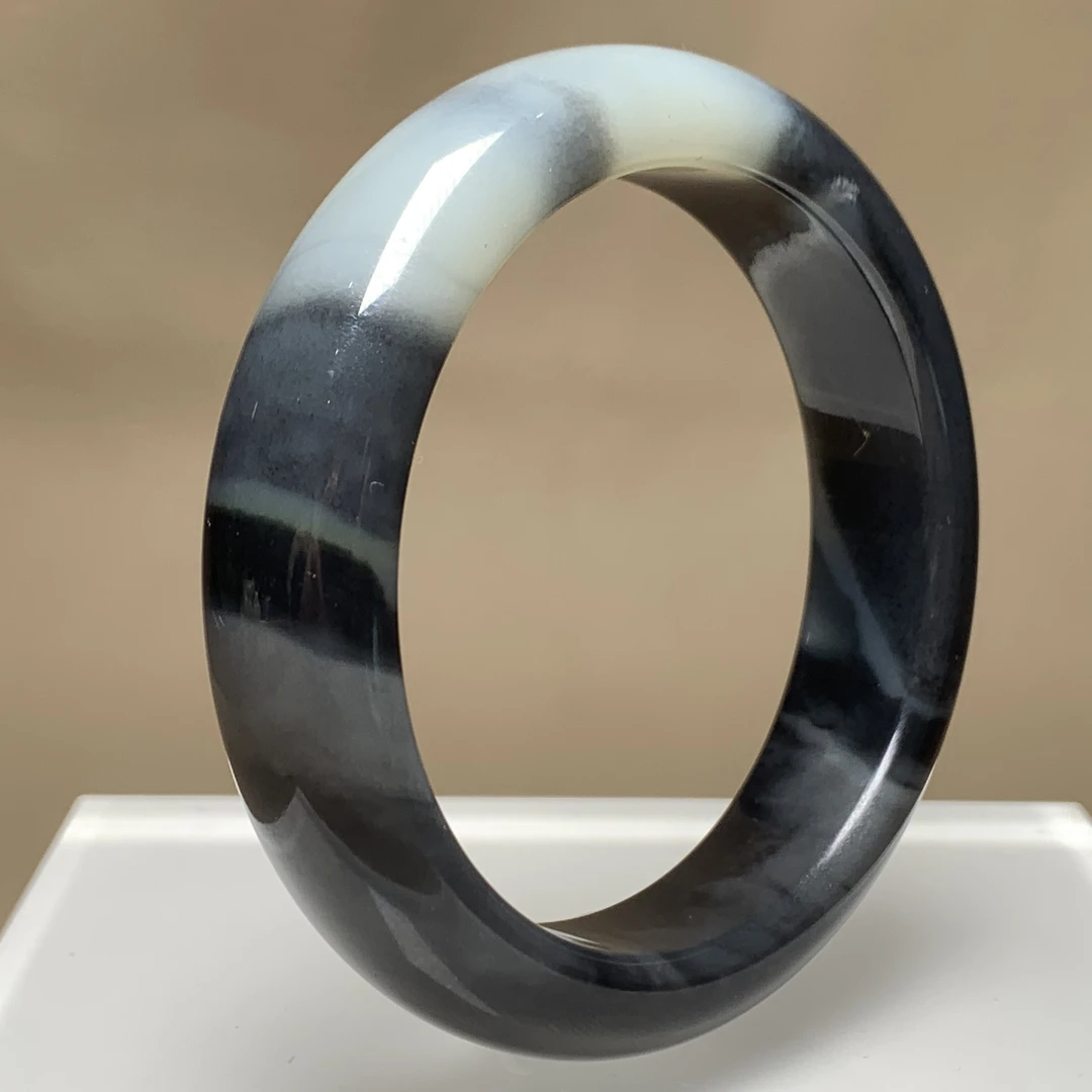 D973海川拍卖和田玉手镯