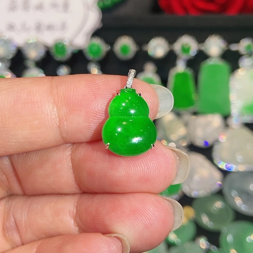 【闪购商品】颈饰18K金镶嵌翡翠天然翡翠