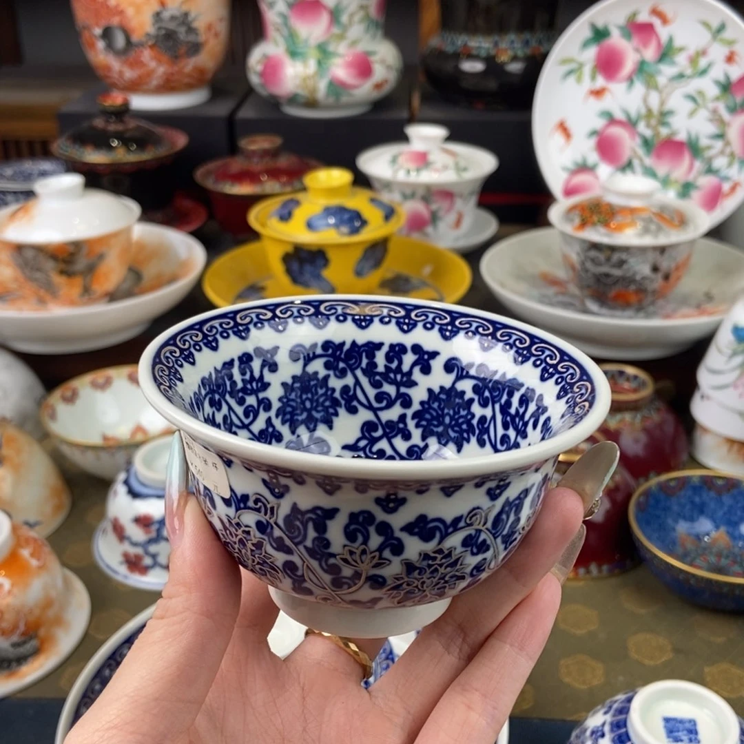 陶瓷艺术家的作品是一种习惯，