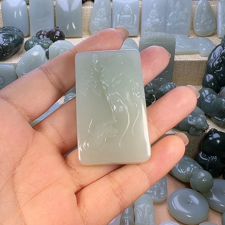 嘉***涵和田玉未镶嵌颈饰