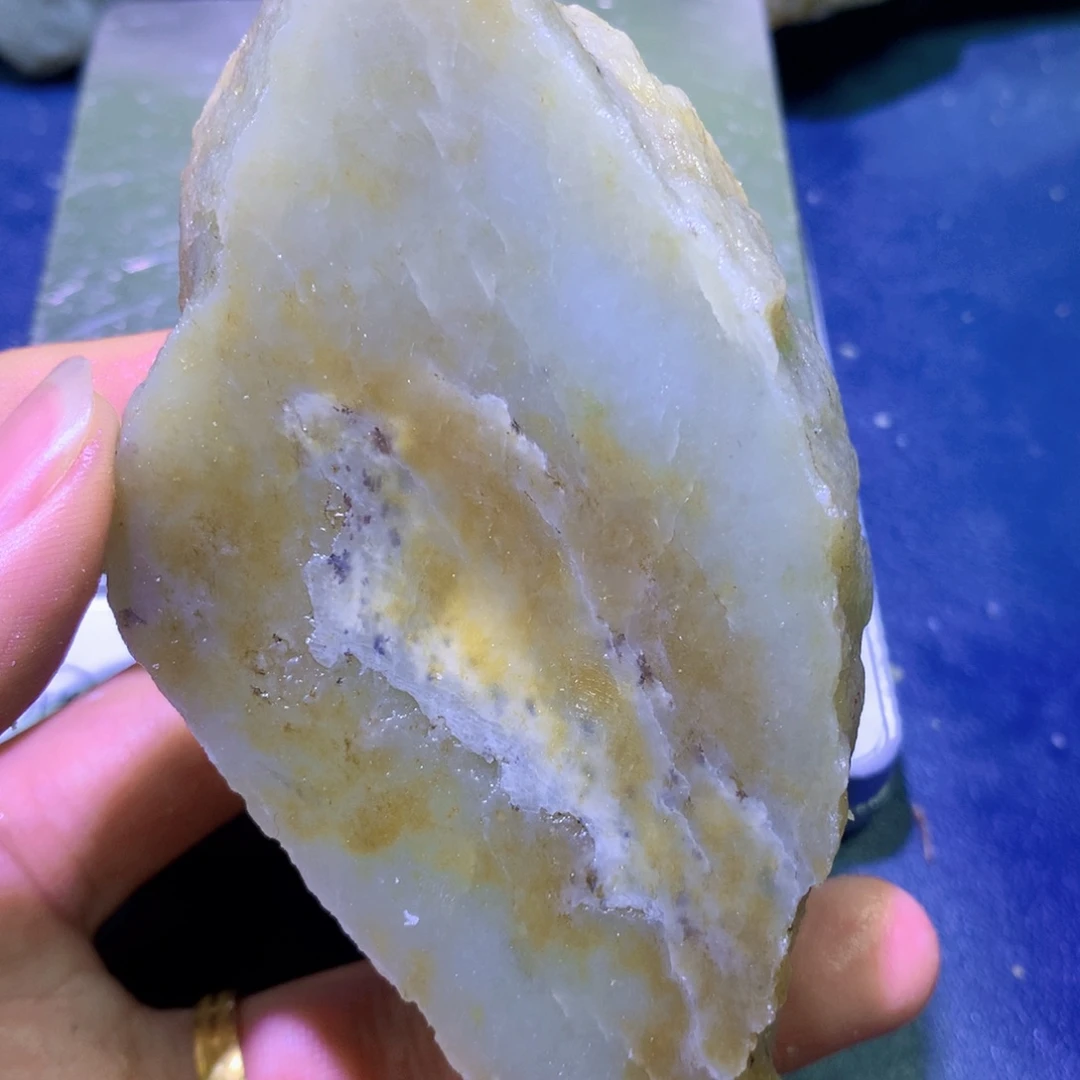 未镶嵌和田玉（糖玉）珠宝半成品