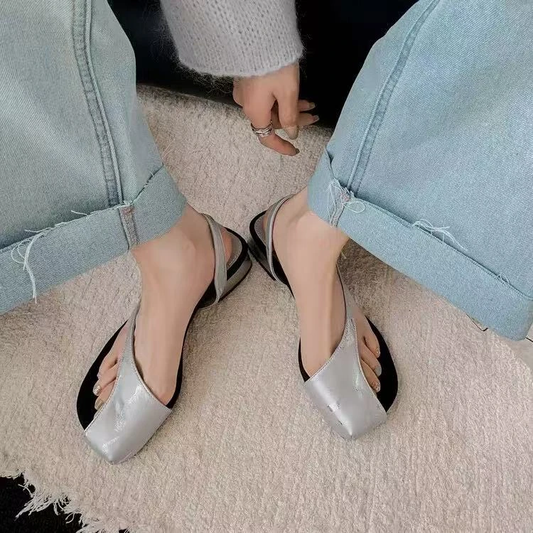 跟高4cm/2108/真皮设计感半包头后绊带凉鞋