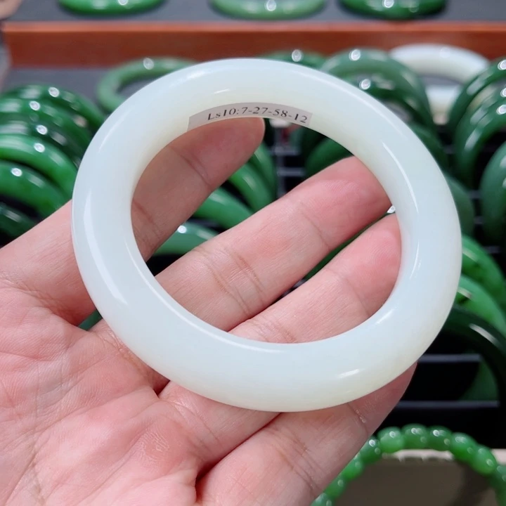 和田玉未镶嵌手镯58.8～1