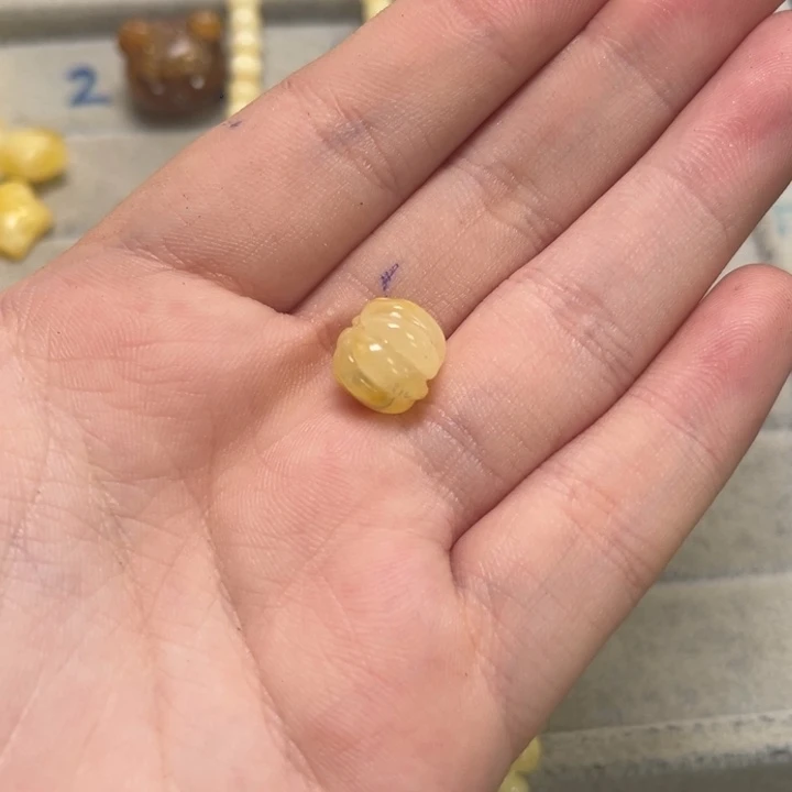 琥珀颈饰未镶嵌锦*?天然蜜蜡配件