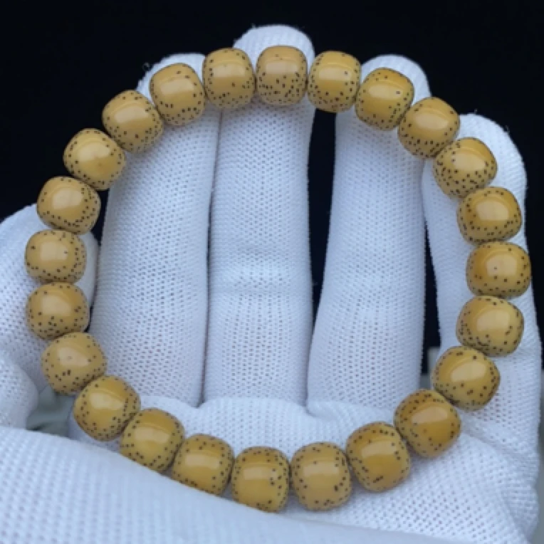 原生态星月菩提原白自然变色鸡油黄10乘9半臂大留白正月星点均匀