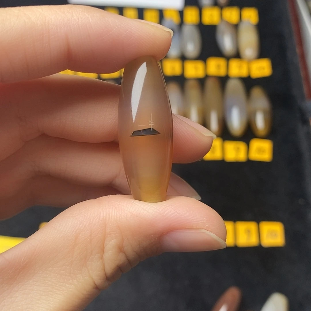 秋****玛瑙/玉髓未镶嵌颈饰