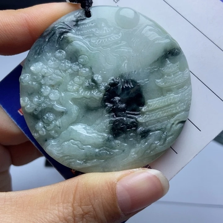 翡翠颈饰未镶嵌翡翠