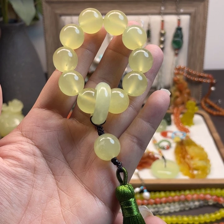 蛇纹石玉手捻未镶嵌