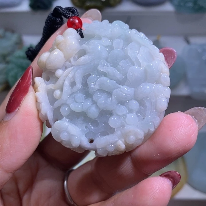 【闪购商品】翡翠未镶嵌颈饰喜上眉梢