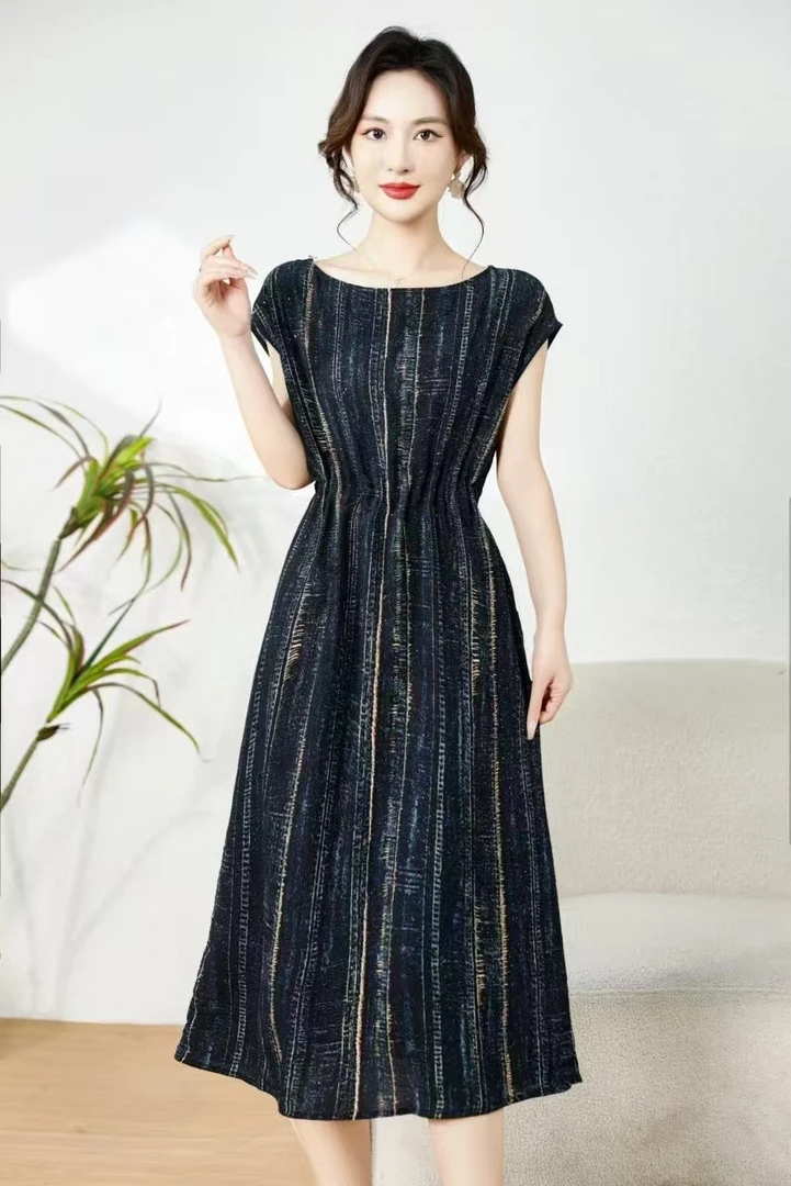 7显瘦气质时尚夏季收腰中长款连衣裙