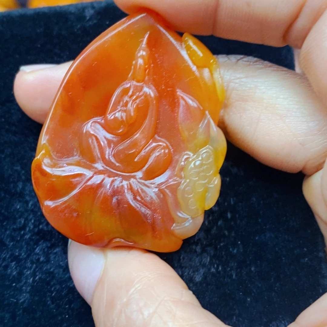 未镶嵌石英质玉（黄龙玉）项链