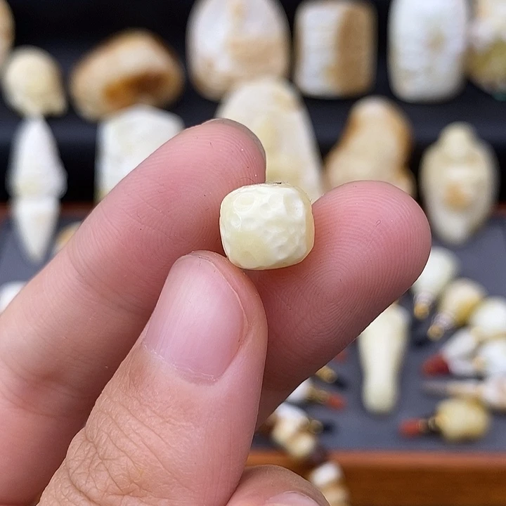 未镶嵌琥珀裸石10×9老邢