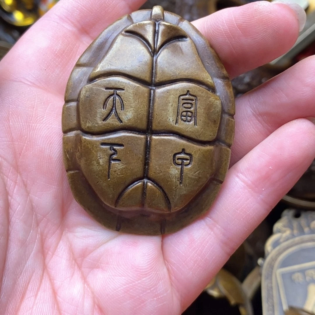 铜器摆件做工精良