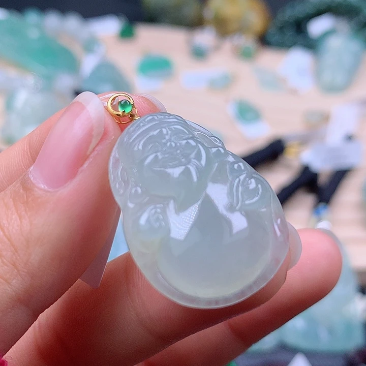 【闪购商品】翡翠颈饰18K金镶嵌翡翠吊坠