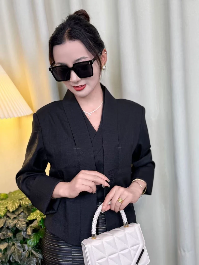 全新经典设计师款藏服三件套