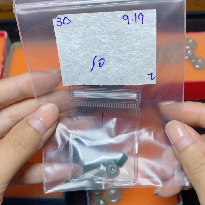懒***蛇未镶嵌定制翡翠不退