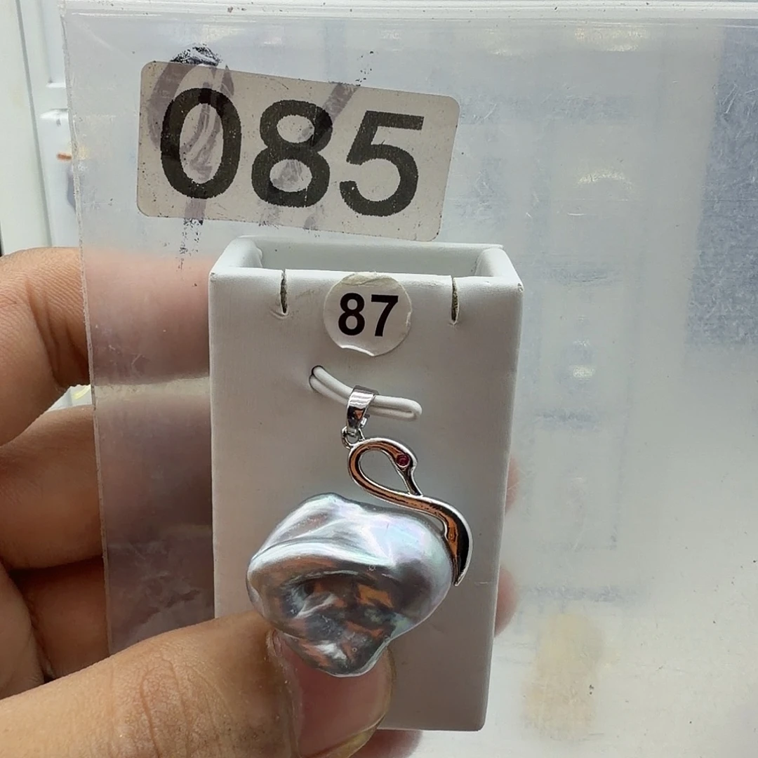 淡水珍珠颈饰合金