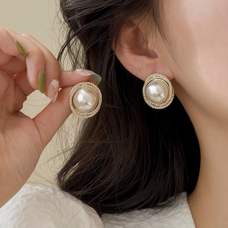 合金耳饰 法式珠珠耳钉2025新款小众设计高级感气质大气时尚耳环